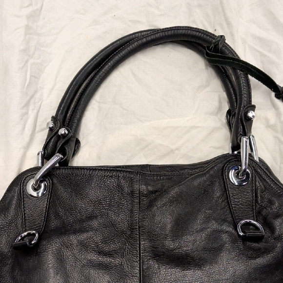 RUDSAK Black Leather Shoulder Bag - Picture 3 of 16